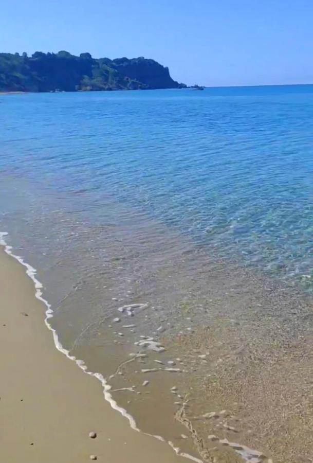 Tetraktys Estate Beachside Υδωρ Ágios Matthaíos Exterior foto
