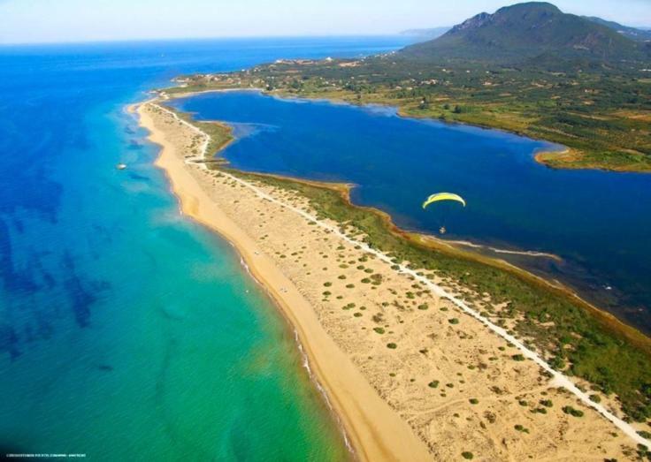 Tetraktys Estate Beachside Υδωρ Ágios Matthaíos Exterior foto